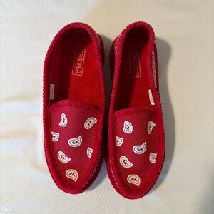 Trooper America Red Bandana Slippers Men’s 10 Women’s 12 House Shoes Paisley